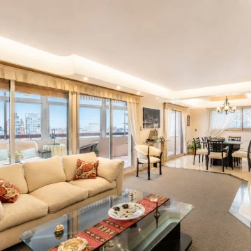 Semipiso 4 ambientes en Villa Urquiza con cochera piso 14
