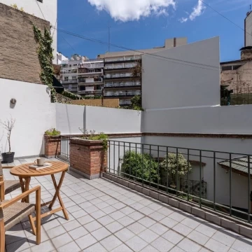 Casa - A m Parque Centenario - Jardín - Cochera
