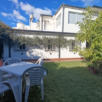 Venta casa 6 ambientes Villa Celina