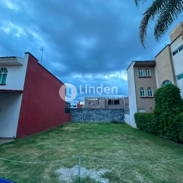 TERRENO EN VENTA EN FRACCIONAMIENTO BOSQUES DE SANTA ROSA, ZONA SAN PEDRO CHOLULA