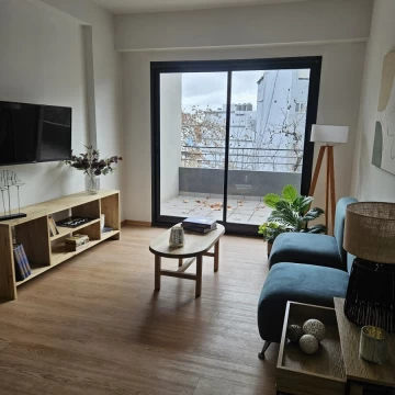 Venta. Apto Profesional. Apto crédito. Departamento 2 ambientes. Frente. Balcon Terraza. COCHERA. Villa Ortúzar