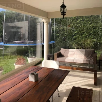 Casa en alquiler de 5 ambientes con muebles en Maschwitz Privado, Escobar