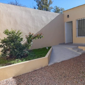 Casa a estrenar 3 ambientes con patio