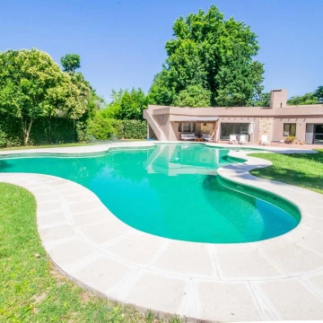 Excelente Casa en gran terreno en Highland Park