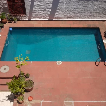 Inversion Casa en venta 5 ambientes c/cochera y pileta en Villa Devoto
