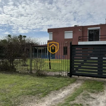 Casa en alquiler en Lagomar con 3 dormitorios
