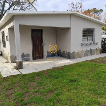 Casa en alquiler en Pinamar con 2 dormitorios