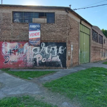 Venta Galpon Esquina Iriondo y Galvez a mts de Bv. 27 de Febrero Dos Galpones Rosario Oportunidad