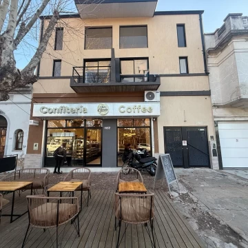 Venta Departamento en Dúplex, 2 ambientes con patio, Parrilla Privada y Balcón a Estrenar.
