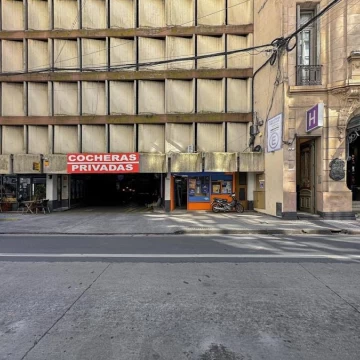 Cochera en venta en el microcentro de Rosario, San Martin y San Lorenzo