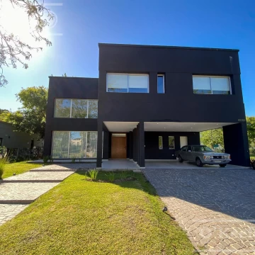 Casa a estrenar Barrio Cerrado Fincas de Hudson Berazategui