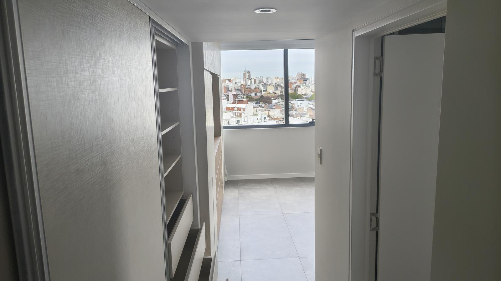 INGRESO VESTIDOR SUITE PRINCIPAL