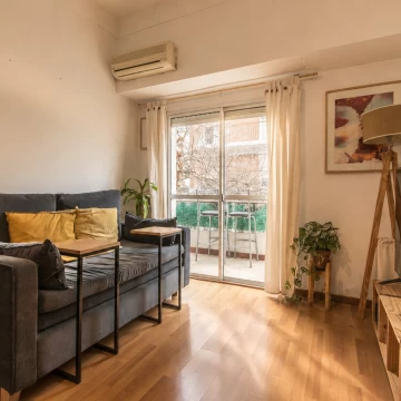 VENTA DE DEPARTAMENTO 3 AMBIENTES C/BALCÓN AL FRENTE EN BELGRANO
