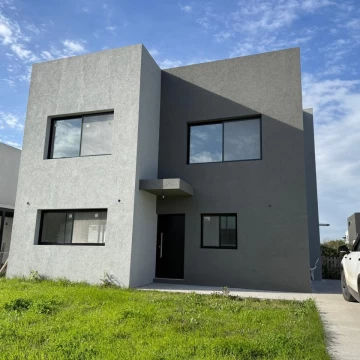 Casa en  Venta 4 dormitorios   Estudio- Lagoon Pilar- Financia