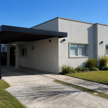 Casa en venta de 3 dorm en San Ramón