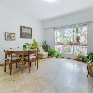 VENTA DPTO 3 AMBIENTES CON DEPENDENCIA EN CABALLITO