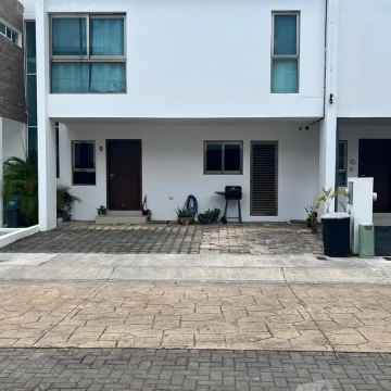 Casa en Renta en Arbolada