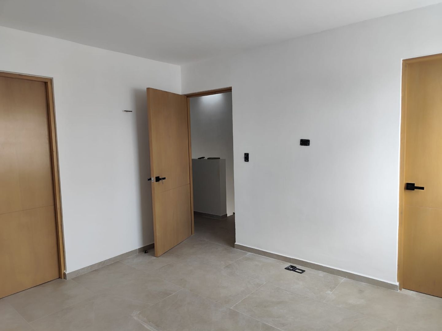 3dfb78f2-57c9-4c79-a984-72c8d1047b78.jpg