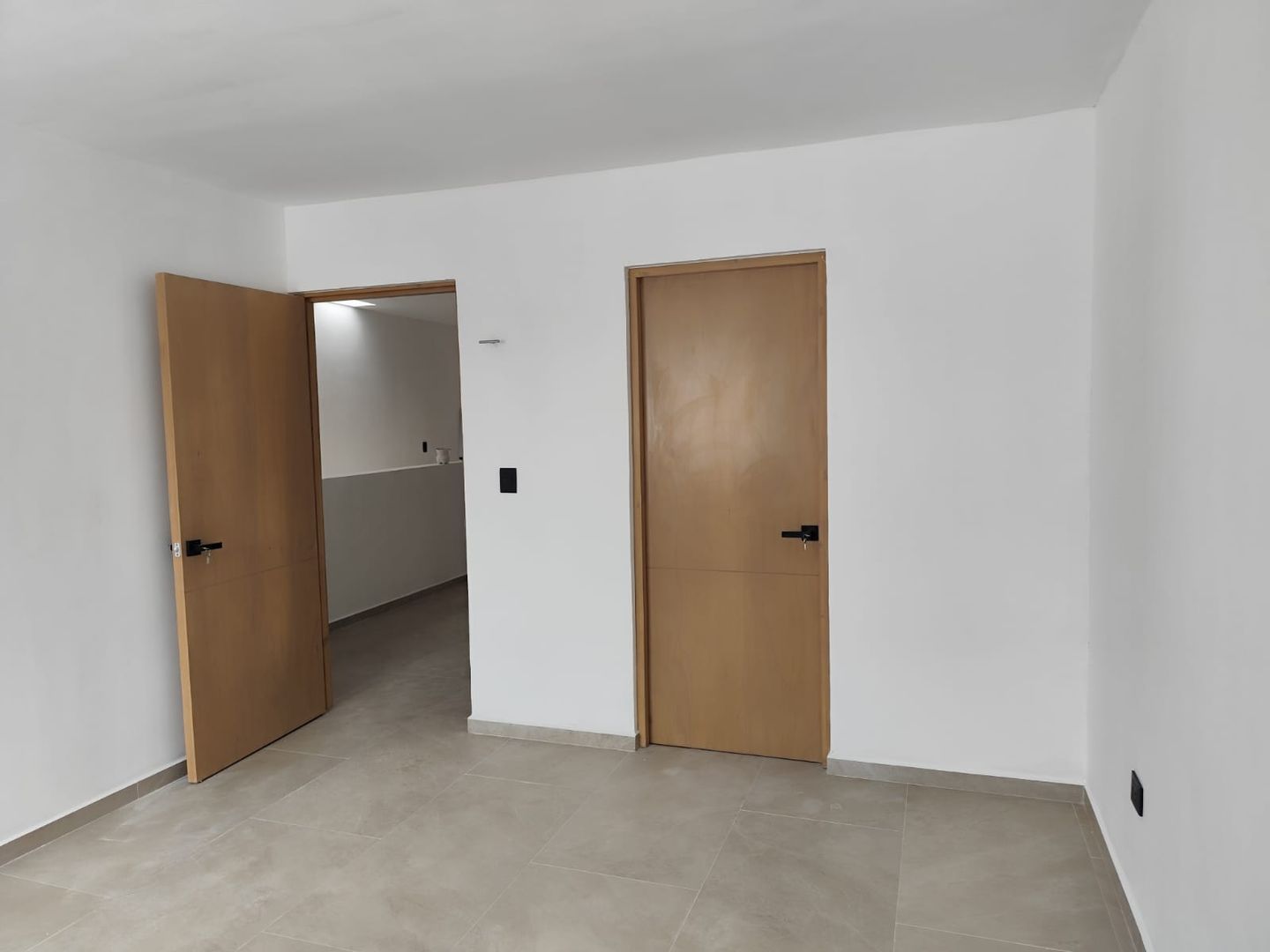 bd3244e3-ab01-475d-8391-af9794207057.jpg