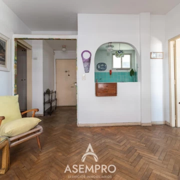 VENTA - 3 amb. a refaccionar - Edificio histórico - Seguridad 24 hs