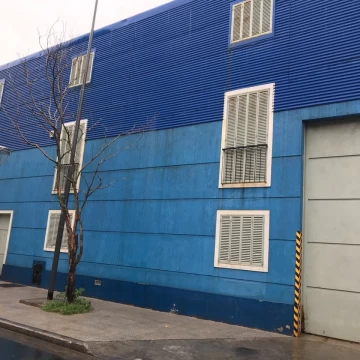 Galpón en venta en La Boca. 400 m2 de Galpón + 200 m2 de oficinas. Mixtura 2.