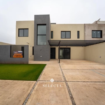 Casa en Venta - a estrenar en Colinas de Manantiales
