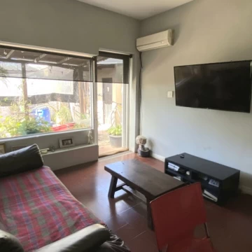 PH en venta con patio - Castelar Sur