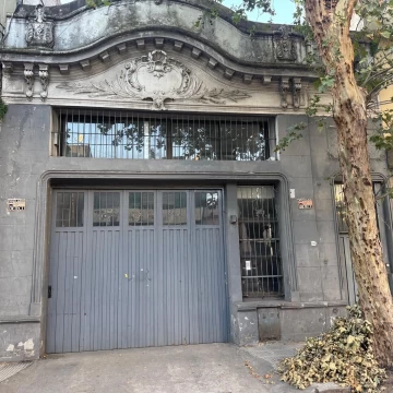 Barracas. Galpón en venta. 395 m2.