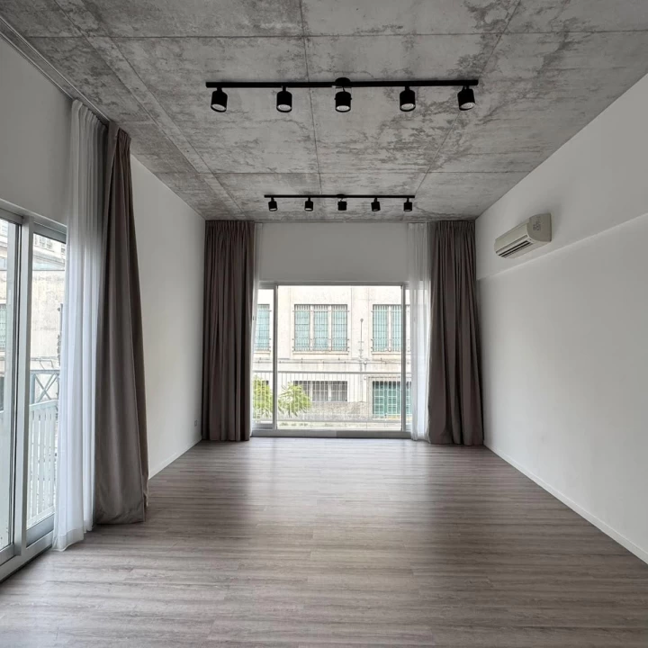 Excelente loft en venta con cochera. Distrito Quartier.
