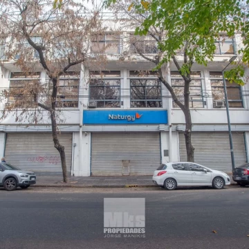 Lote en venta. USAA. 38 x 58. Sup vendible 6483 M2 y 90 Cocheras en PB.