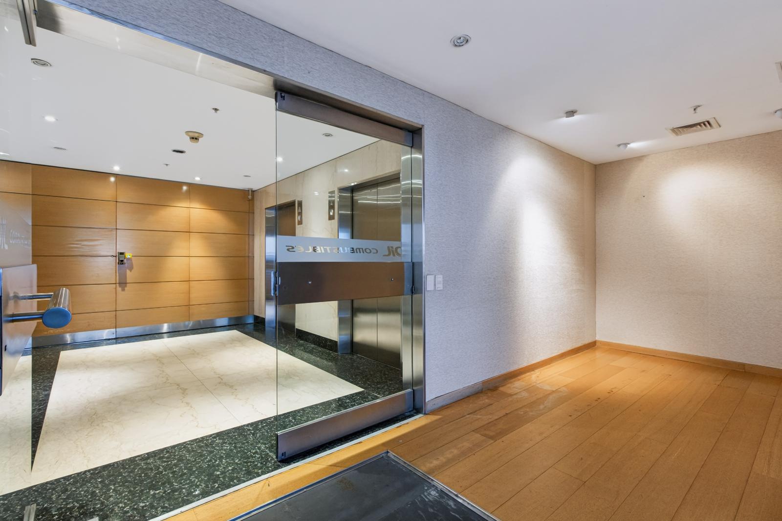 Oficina de 793 m² en Catalinas, foto 4