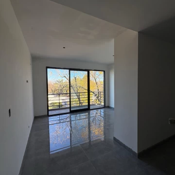 Venta departamento de 2 ambientes a estrenar en Merlo centro.