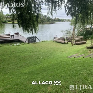 Casa a la laguna en venta en Santa Barbara