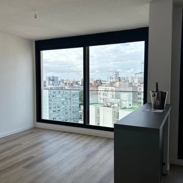 Alquiler Apartamento 2 Dormitorios en Tres Cruces con garaje