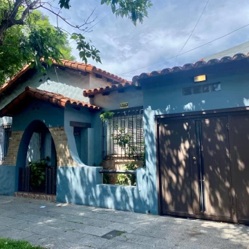 Casa 4 ambientes-financ propia- Haedo