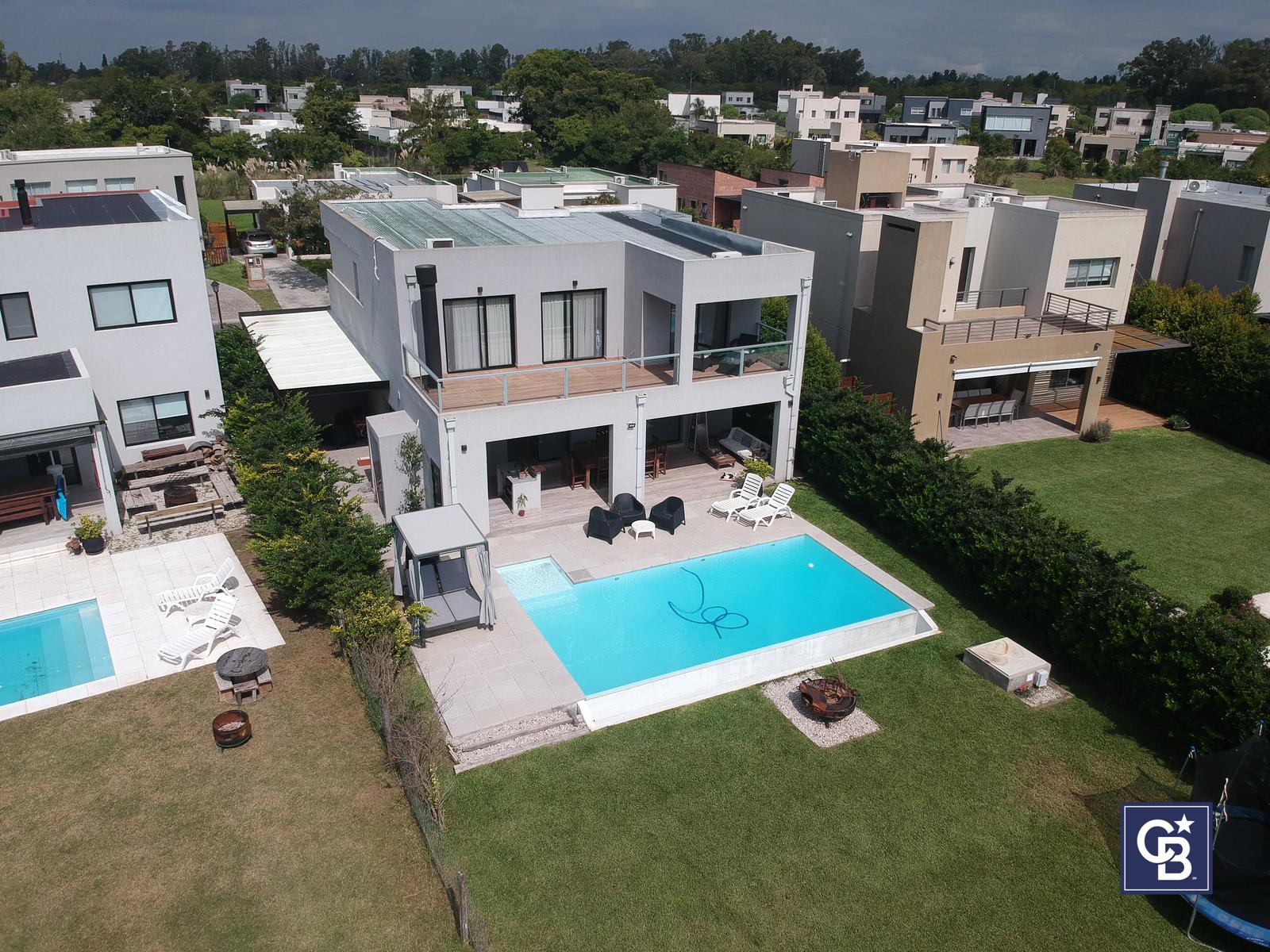 Venta de Casa 5 dormitorios con pileta sobre lote interno en Santa Elena, Pilar del Este - 4