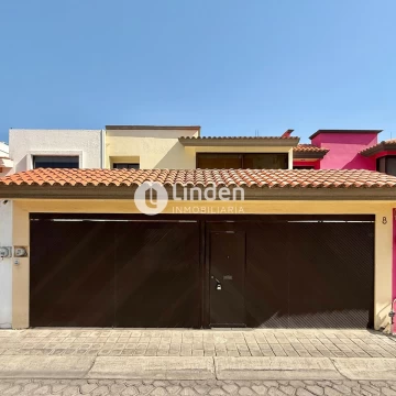 CasaCASA EN RENTA EN FRACCIONAMIENTO FUENTES DE ANGELÓPOLIS, ZONA ANGELÓPOLIS, PUEBLA.