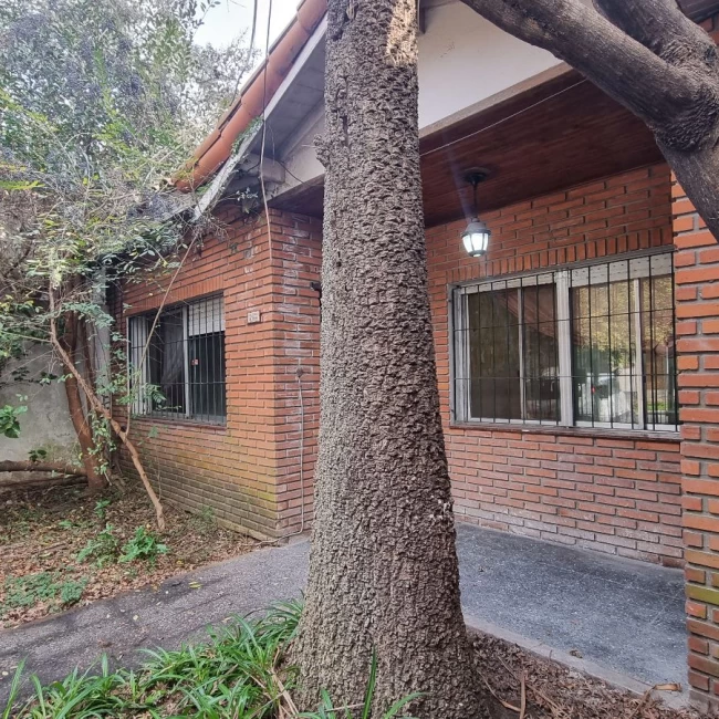 Casa 3 amb y medio, cochera y patio. APTO CRÉDITO 