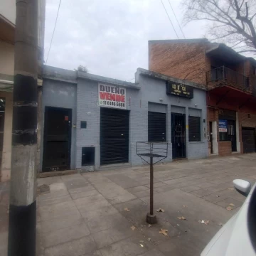 Local en Santos Lugares