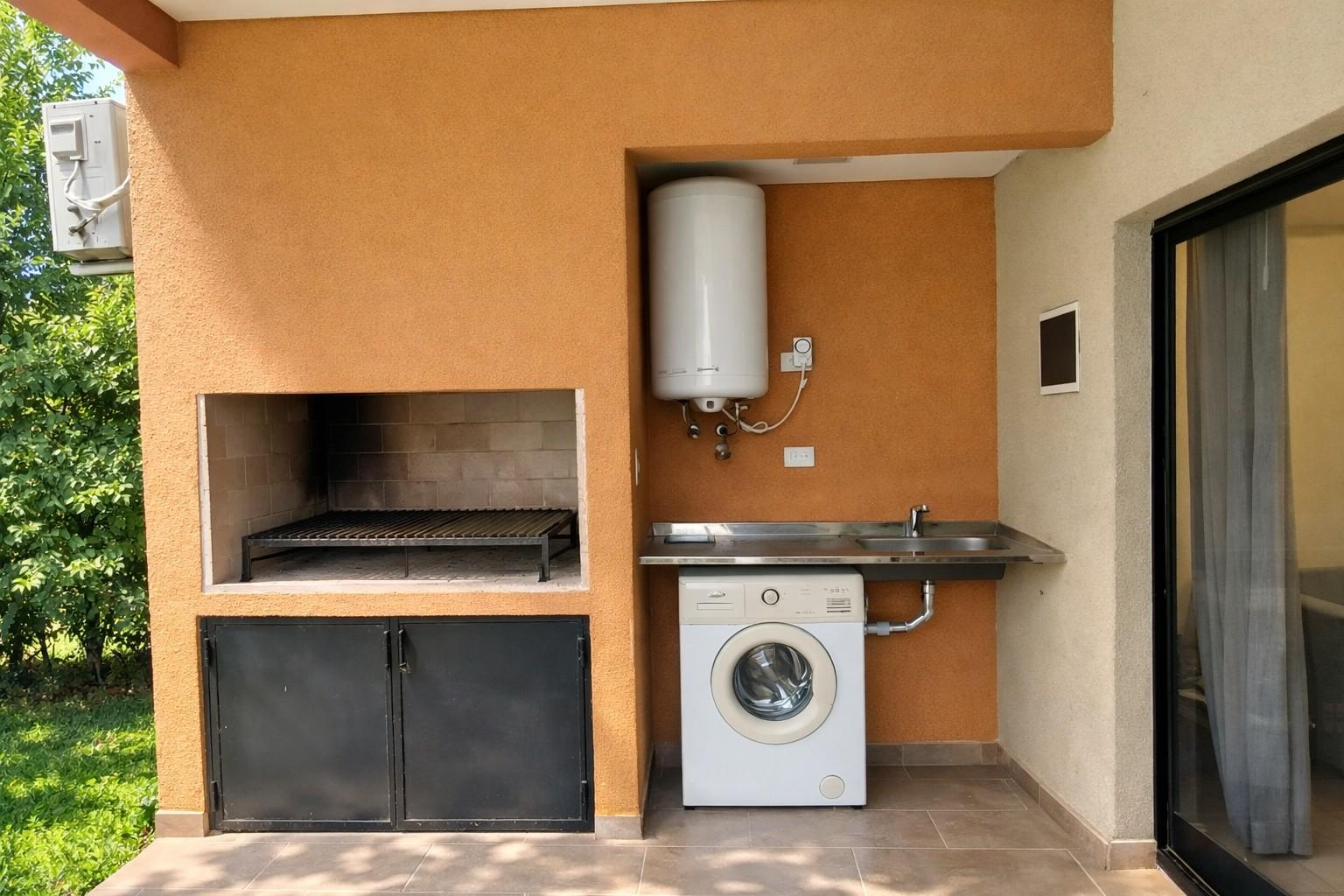 Parrilla/Lavadero