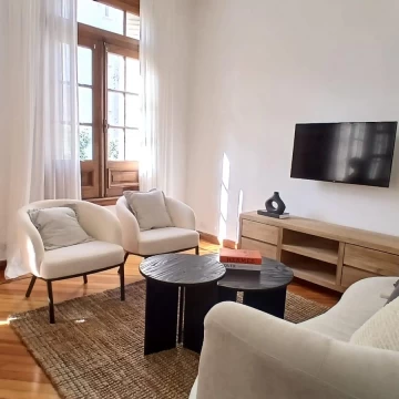 Alquiler temporario Departamento 2 ambientes Recoleta con amplio living comedor