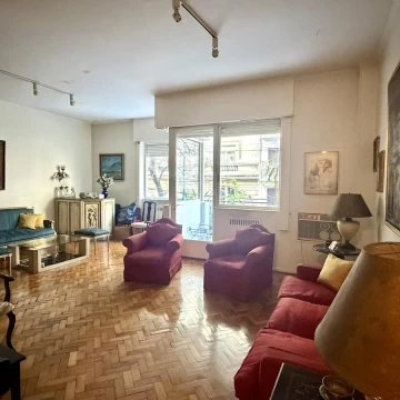 Departamento de categoría en edificio racionalista – 4 dormitorios, playroom y balcón – Recoleta