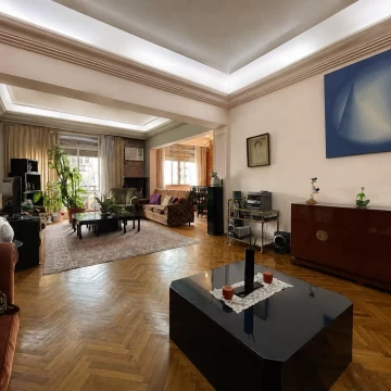 Departamento 4 ambientes con dependencia y balcón en Venta - piso alto – 134 m² – Congreso