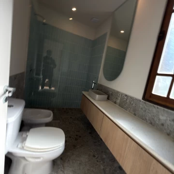 1786547859.jpg