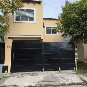 Casa en venta/ 3 dormitorios/ Barrio Nautico/ Berisso