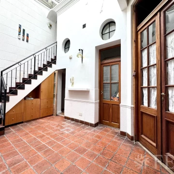 Venta PH 4 ambientes con terraza en Balvanera