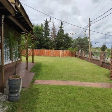Venta casa 3 dormitorios con pileta - Garita 2, Funes