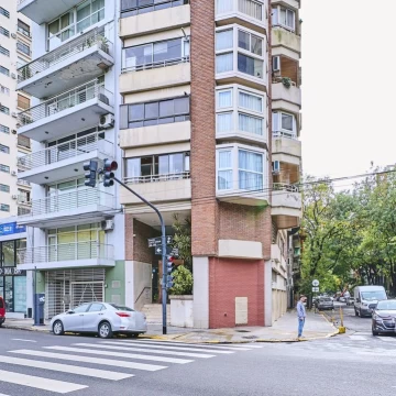 Venta Departamento 4 ambientes en Las cañitas Duplex 2 cocheras c/ Dep. Apto crédito