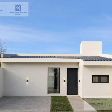 CASA CON PILETA - CALLE AMERICA 3255