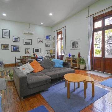 Venta Departamento 4 Ambientes con Balcon 2 Piso por Escalera en Barrio Norte